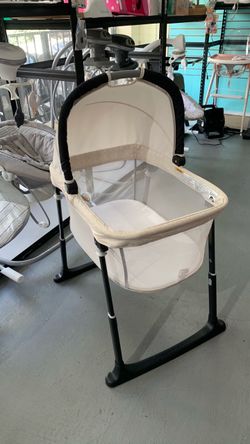 Graco Compact Bassinet folds small
