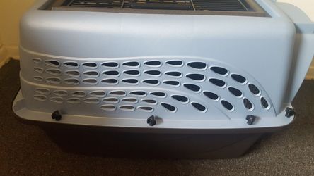 Brand New 2 door Kennel For animals 10-20 LBS .