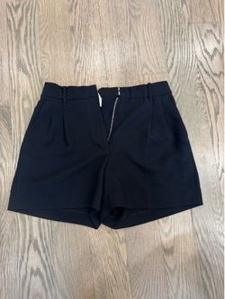 Aritzia Wilfred Limitless Short Mid-Thigh Crepette Women’s 8 ~ WORN ONCE