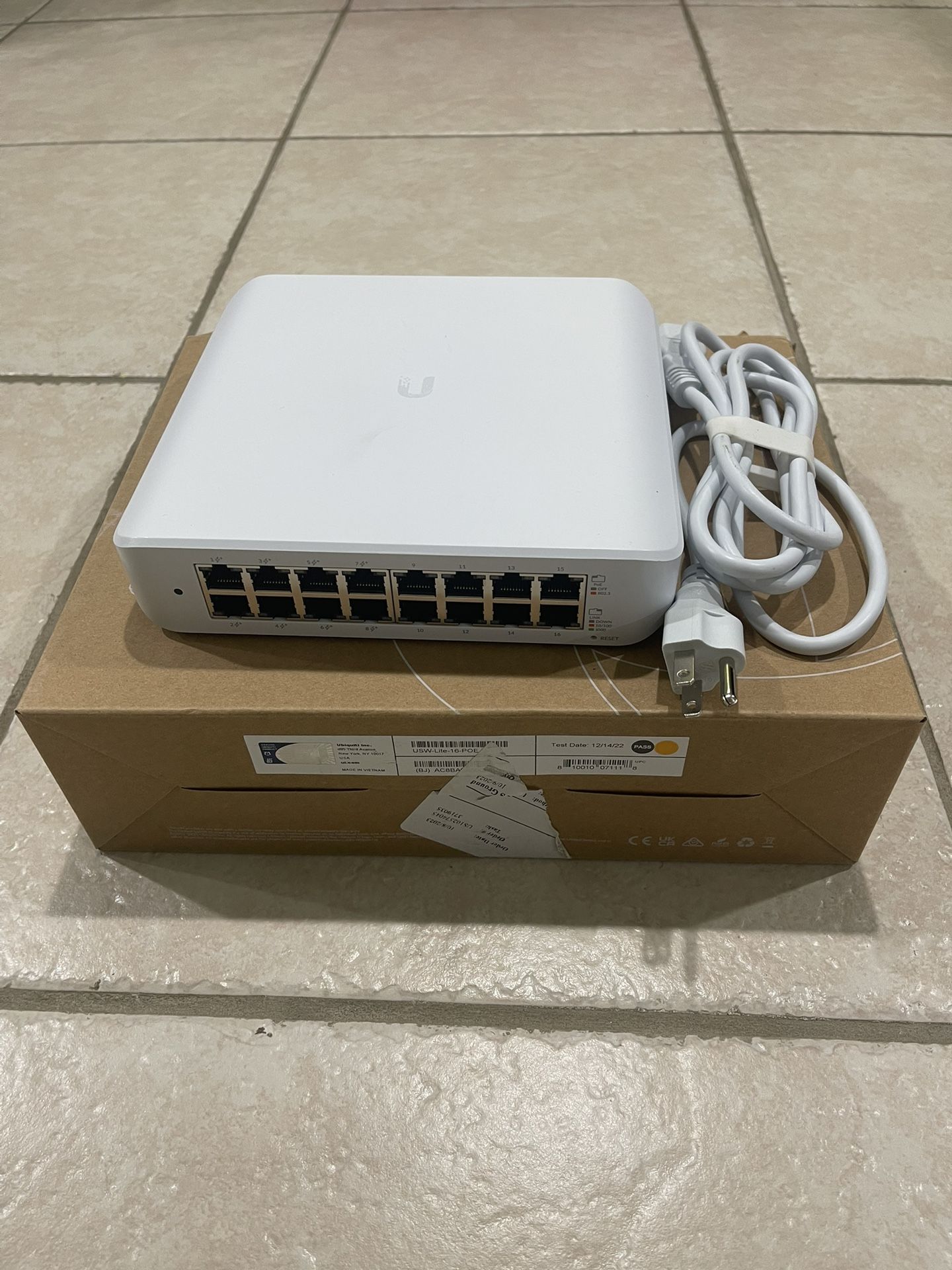 IBIQUITI UNIFI USW- LITE 16 PORT POE SWITCH  