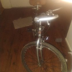 Mountain Track Trek Bike 820