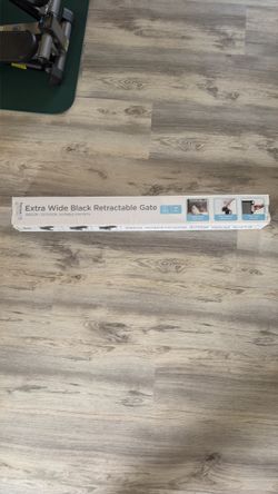 Extra wide, black retractable gate