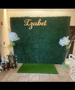 Greenary wood panel wall