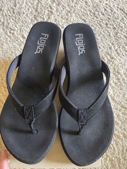 Flojos Black Flip Flop Sandals