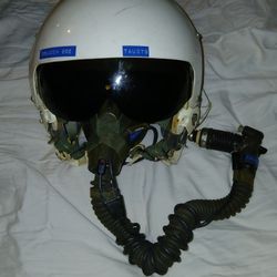 USAF Vietnam War Era Pilots Helmet W/Oxygen Mask