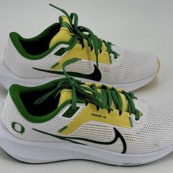 Nike Air Pegasus 40 Oregon Ducks Green/White/ Yellow (DZ5979-100) Men’s Size-10 "Brand New"