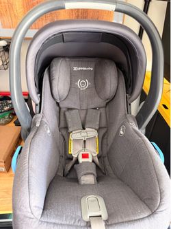 Uppababy Infant Carseat and Bases