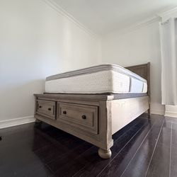 Whole Queen Bed set