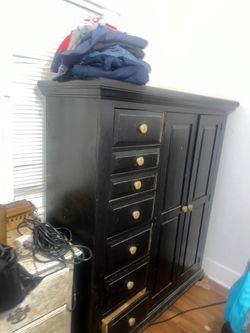 Cabinet With Jewelry Holder
