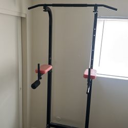 Pull Up And Dip Station 