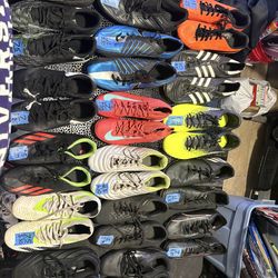 Soccer shoes