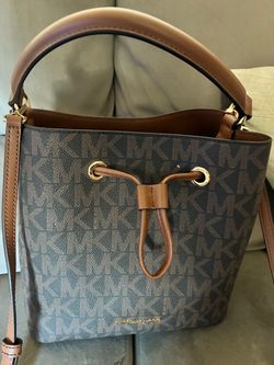 micheal kors pocketbook