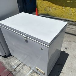 Deep freezer