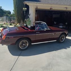 1977 MGB