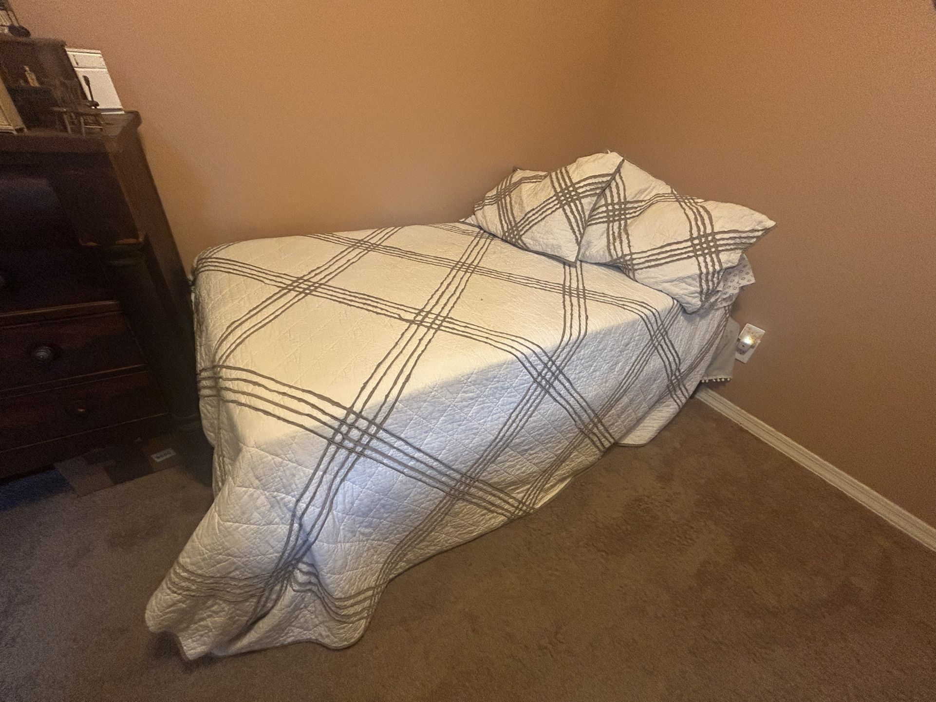 Beds Twin