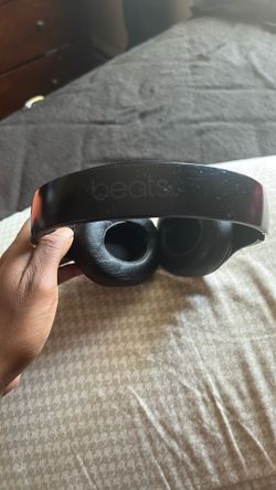 Beats Studio Wireless Headphones – Active Noise Cancelling