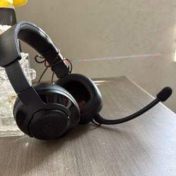 Jbl quantum 300 gaming headphones great sound quality 