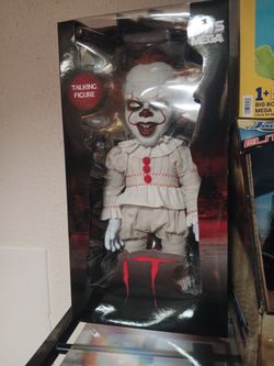 MEZCO ..MEGA SCALE..PENNYWISE 