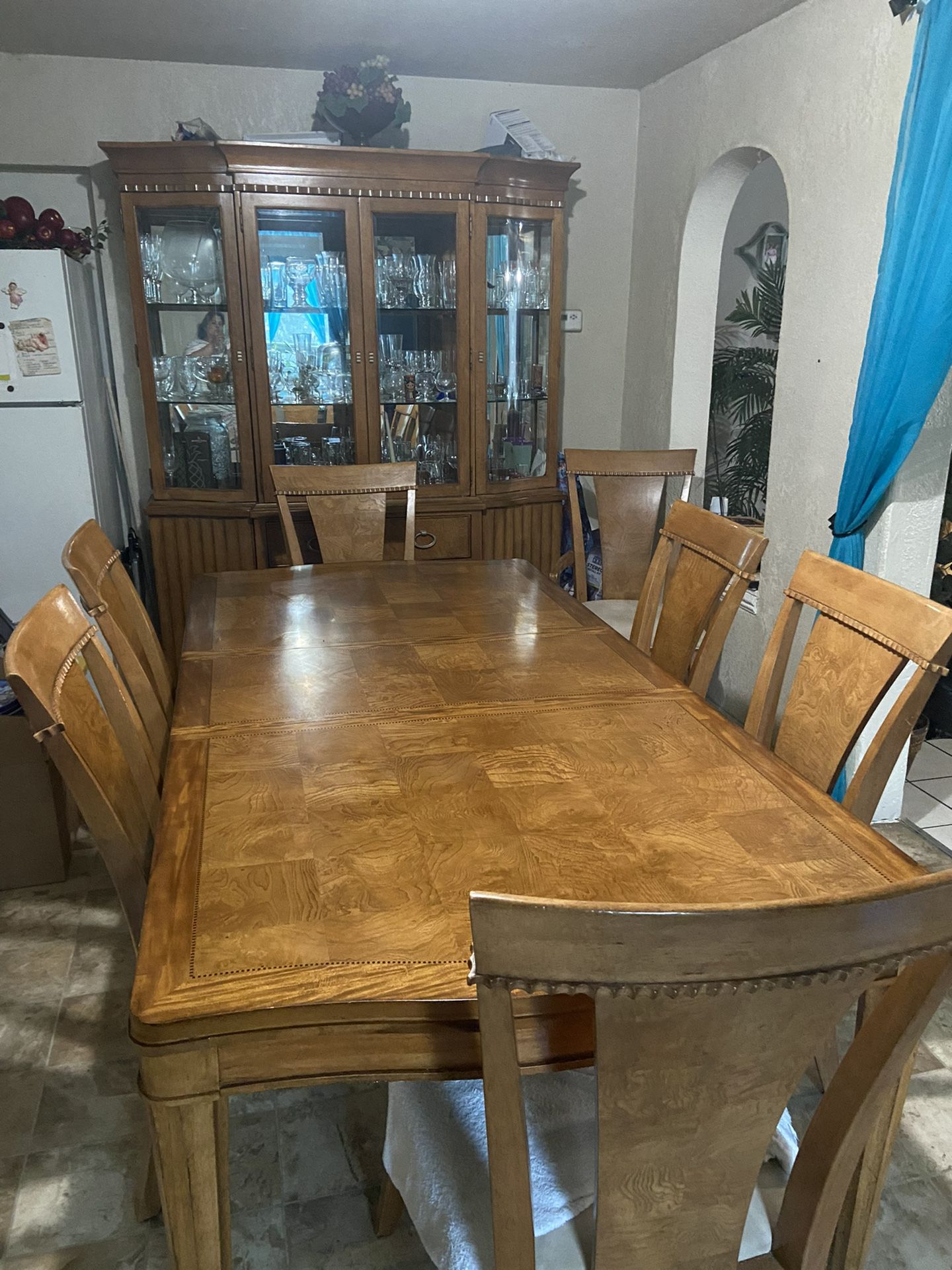 Dinning Table With 8 Chairs & Cabinet 