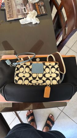 Coach Signature Wristlet Clutch Bag