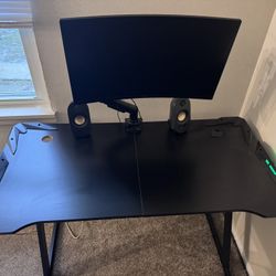 Gaming Desk And Gaming Monitor 