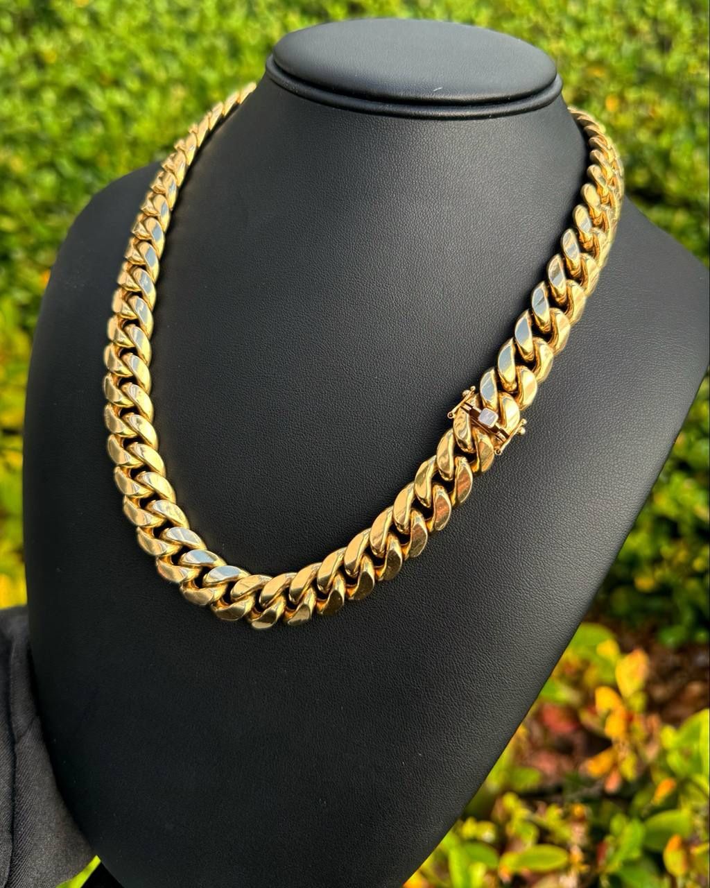 10k yellow gold hollow Cuban link chain necklace 20” 13.5mm