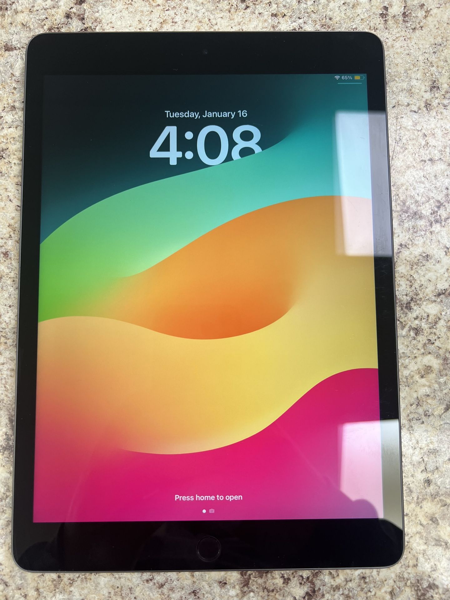 Apple iPad 9th Generation 10.2 Inch 64 GB *Unlocked*