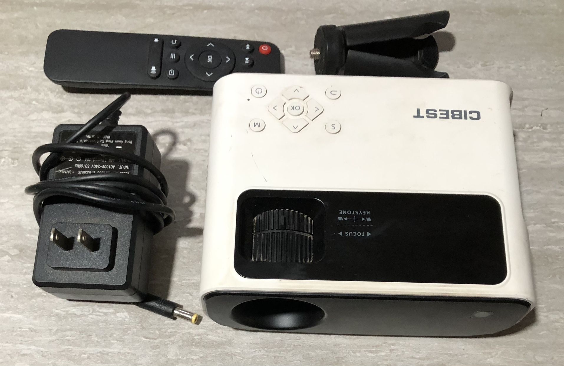 CIBEST MINI HD PROJECTOR