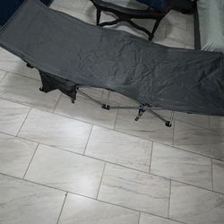 Foldable beach/ camping bed