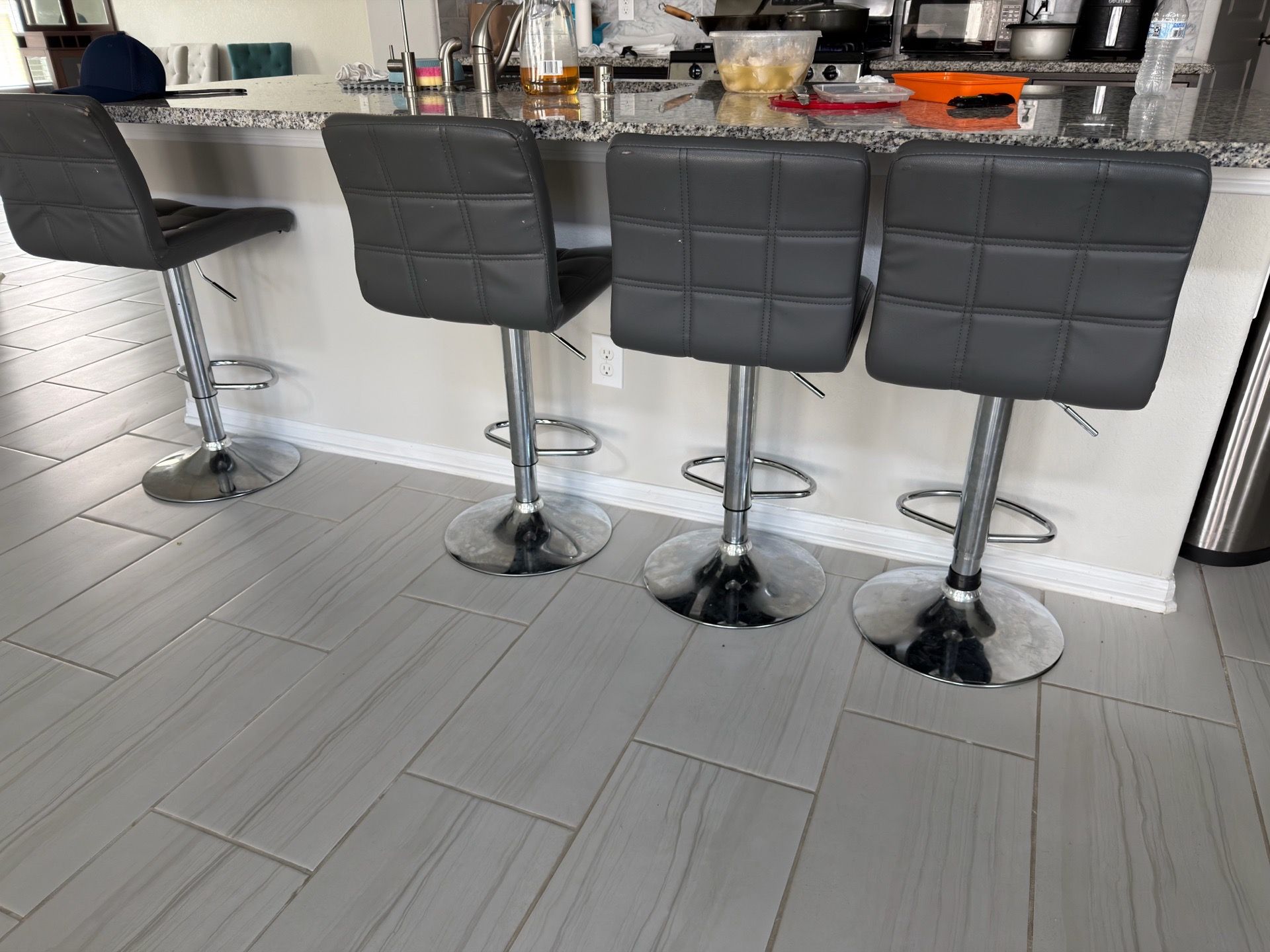 Bar stools (4)