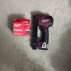 M12 Milwaukee Staple Gun With Staples