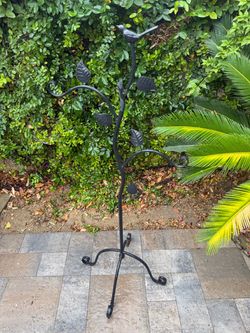 Cute hummingbird feeder stand