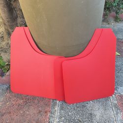 Universal red mud flaps
