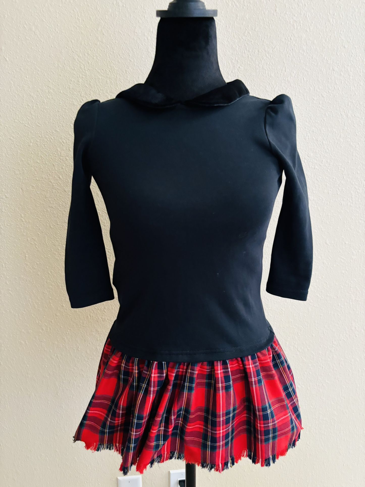 Girl's Dress Size 6 Brand New
