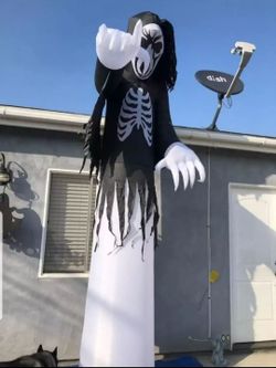 Halloween  Decor Giant  Ghoul Airblown Outdoors