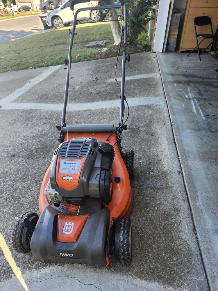 Husqvarna Self-Propelled , Non Working Mower