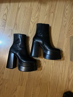 Steve Madden Cobra Platform Boots