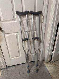 Crutches pair (READ FULL DESCRIPTION BELOW👇)