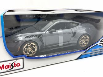 New Maisto 1:18 Scale Diecast Model Car - 2025 Ford Mustang GTD