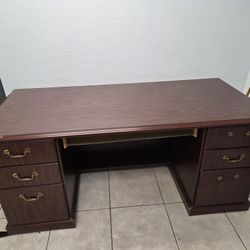 Office Desk and file cabinet 