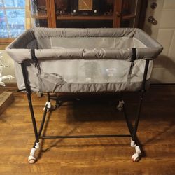 NEW , NICE BABY BASSINET 