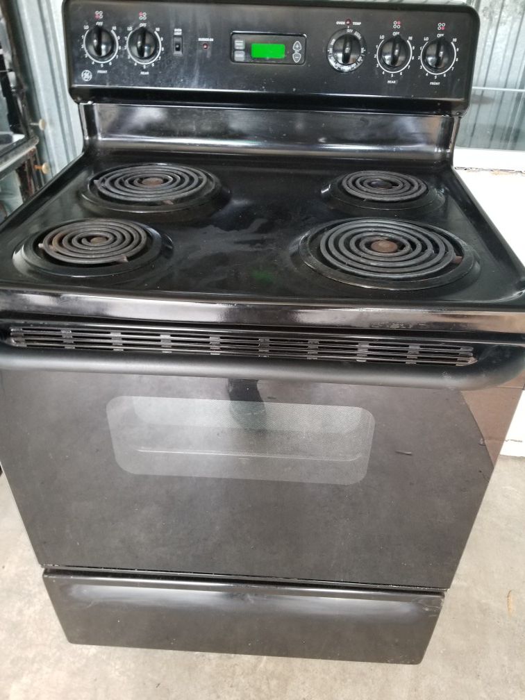 GE Coil Top Stove Full Size. Perfect condition