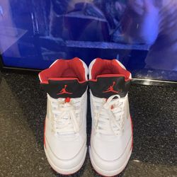 Jordan 5 Retro Fire Red Black Tongue 