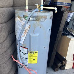 AO Smith Signature 100 Electric Water Heater