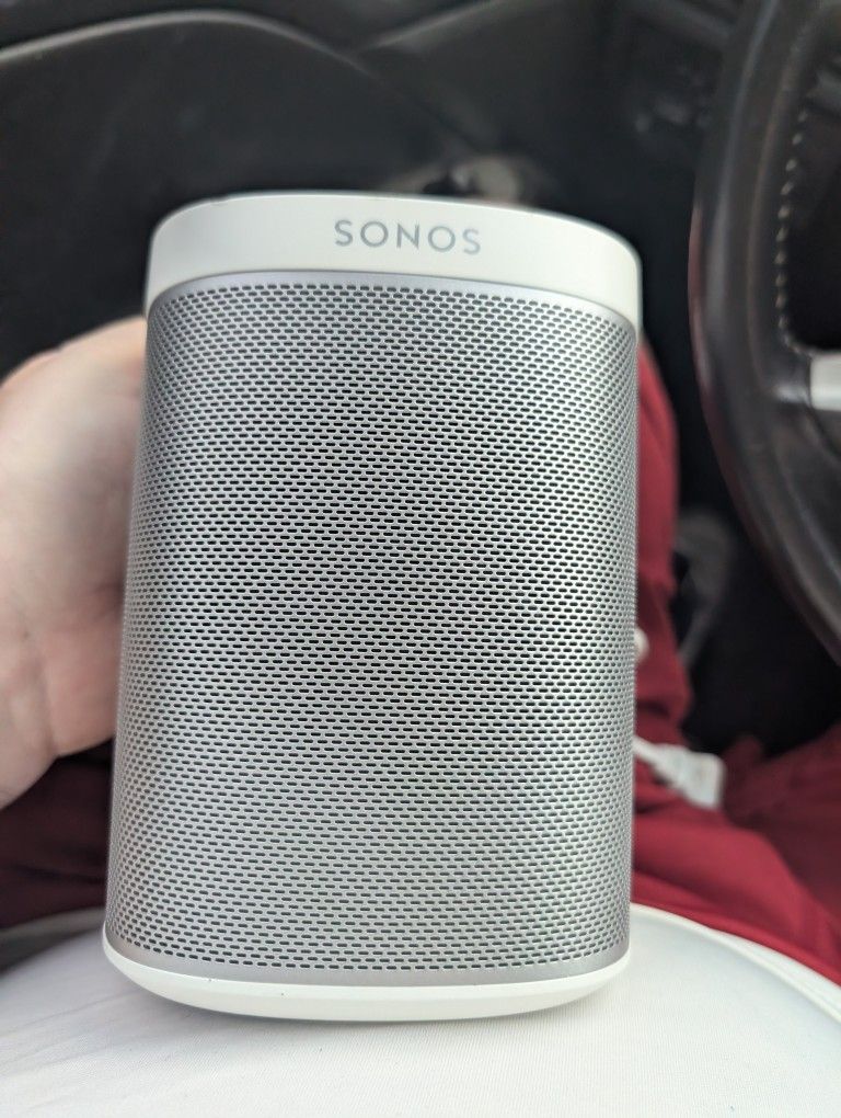 White Sonos Play: 1 Bluetooth Speaker - Works Excellent