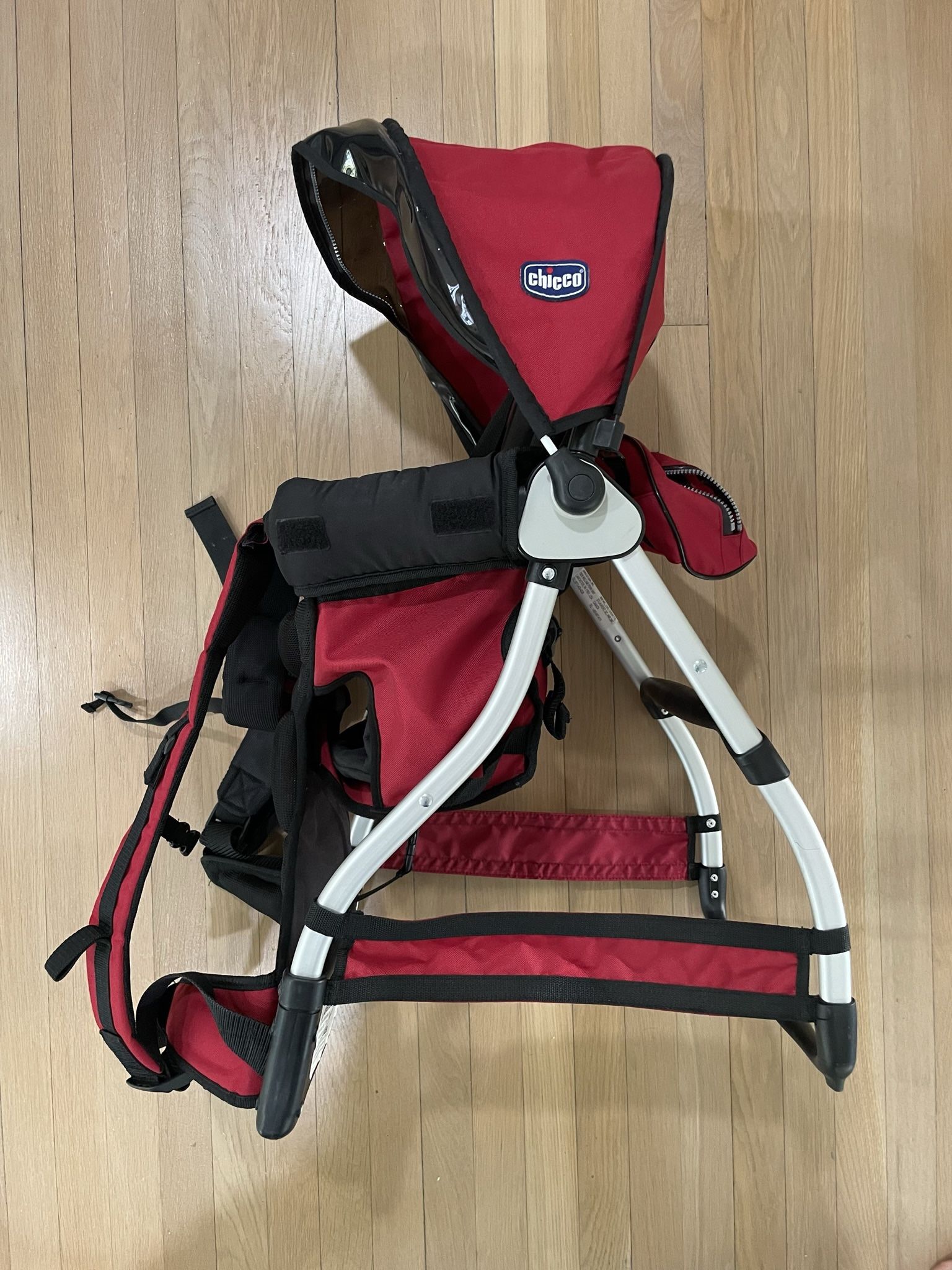 Great Condition! Chicco Lightweight Backpack Child Carrier
