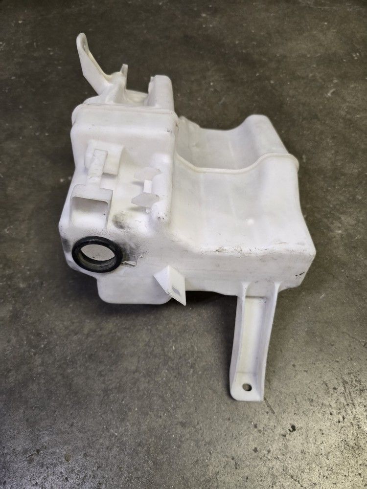 2010 - 2015 Toyota Prius windshield wiper fluid reservoir