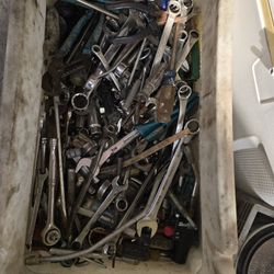 Una Mangura Nueba 50 Pies Una Caja De Erramienta Bariada Un Motor Para Un Barkito Ofrescan Acecto Ofertas