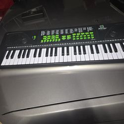 FIRST ACT MUSICAN DIGITAL KEYBOARD