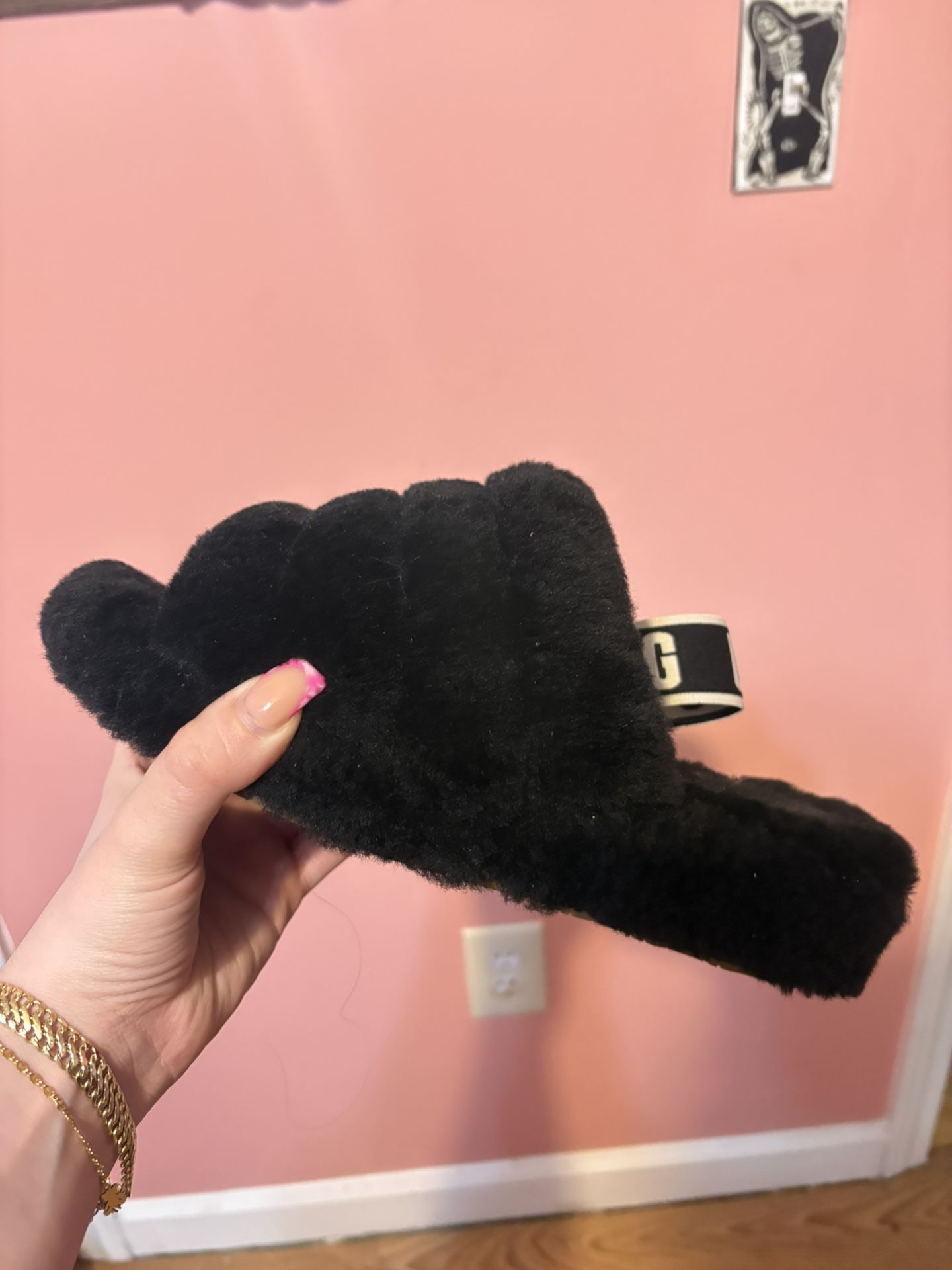 Black Ugg Slippers